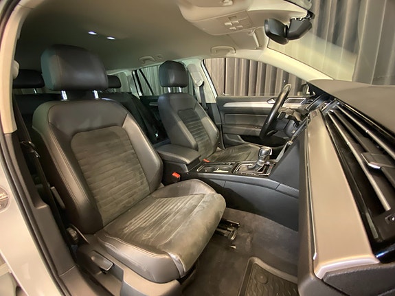 Volkswagen Passat 9 of 30