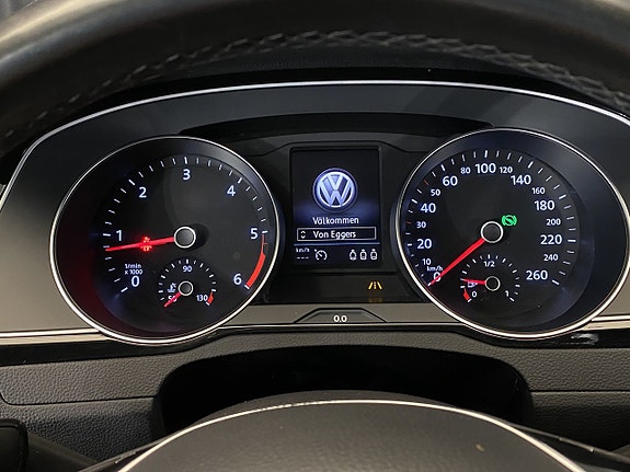 Volkswagen Passat 11 of 30