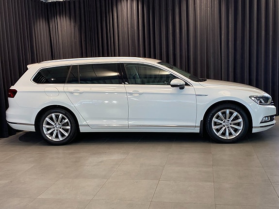 Volkswagen Passat 5 of 30
