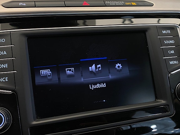 Volkswagen Passat 15 of 30