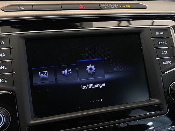 Volkswagen Passat 16 of 30
