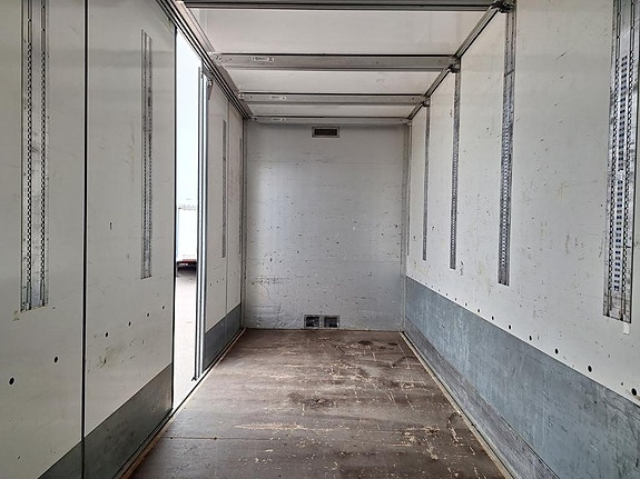 Volvo Vehicle Rigid 6x2-2 box full side opening 14 of 20