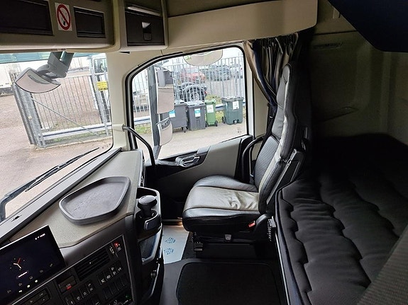 Volvo Vehicle Rigid 6x2-2 box full side opening 19 of 20