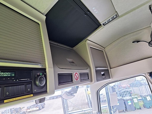 Volvo Vehicle Rigid 6x2-2 box full side opening 20 of 20