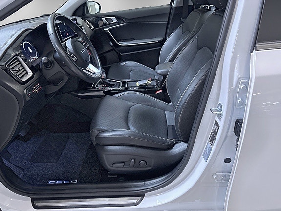 Kia Ceed 8 of 16