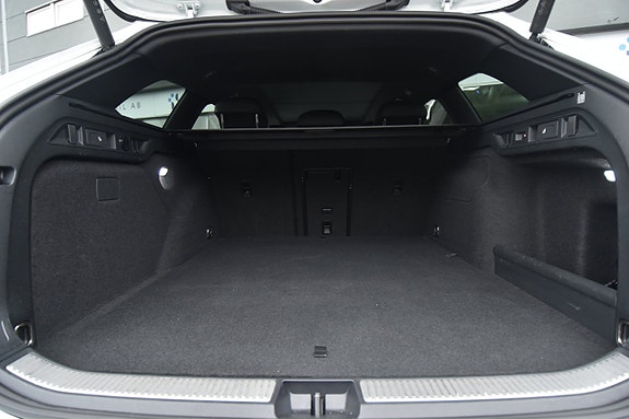 Volkswagen Passat 12 of 30