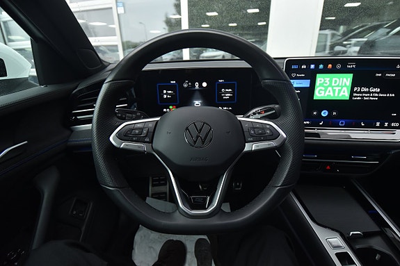 Volkswagen Passat 15 of 30