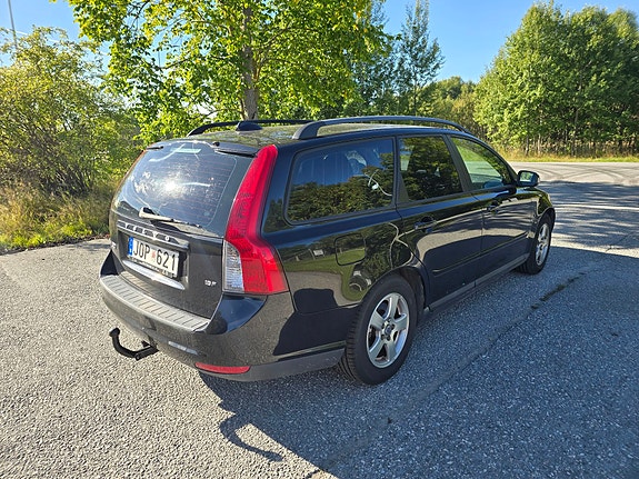 Volvo V50 3 of 9