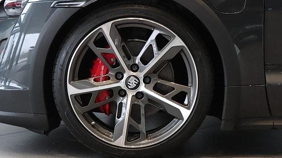 Porsche Taycan 4S 10 of 10