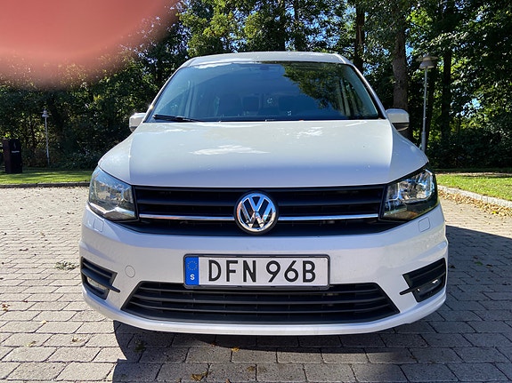 Volkswagen Caddy Maxi 2 of 9