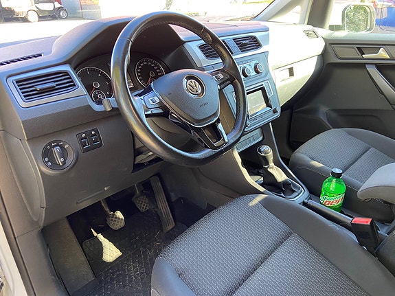 Volkswagen Caddy Maxi 8 of 9