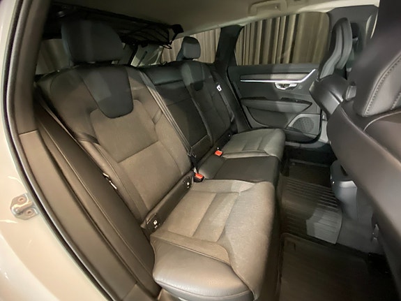 Volvo V90 Cross Country 10 of 30