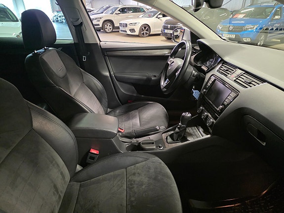 Skoda Octavia Scout 7 of 11