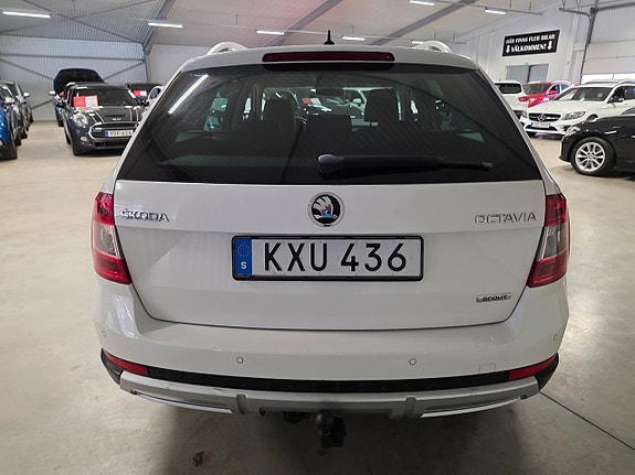 Skoda Octavia Scout 4 of 11