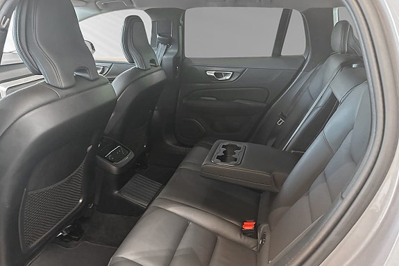 Volvo V60 8 of 30
