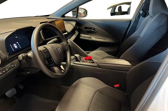 Toyota C-HR 14 of 21