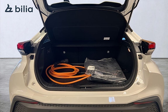 Toyota C-HR 12 of 21