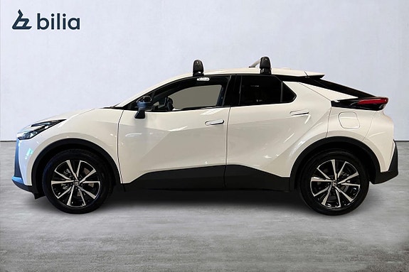 Toyota C-HR 3 of 21
