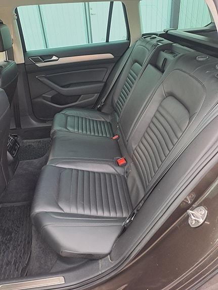 Volkswagen Passat 8 of 12