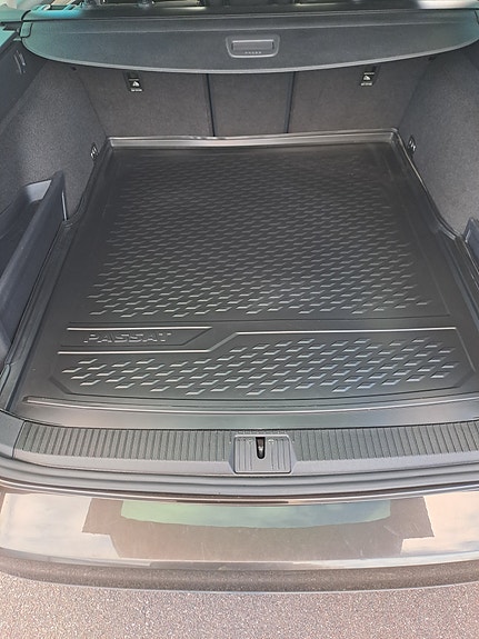 Volkswagen Passat 10 of 12