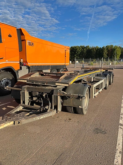 SLP 3-7600-vs 3-axlad lastväxlarvagn med tipp