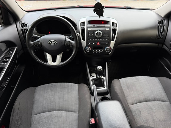 Kia Ceed 8 of 15