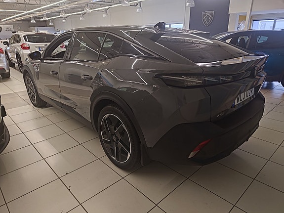 Peugeot 408 4 of 12