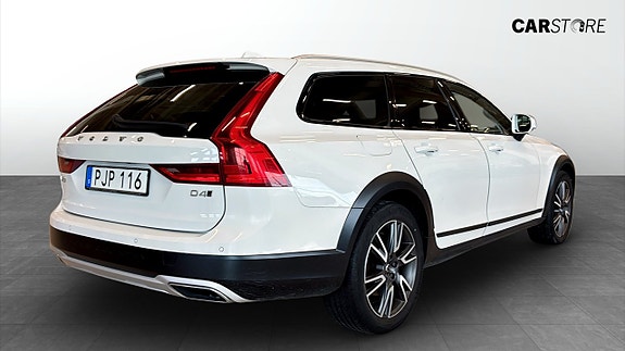 Volvo V90 Cross Country 2 of 20