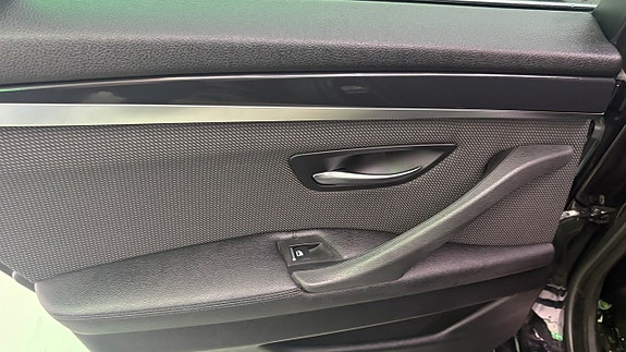 BMW 520d 24 of 30