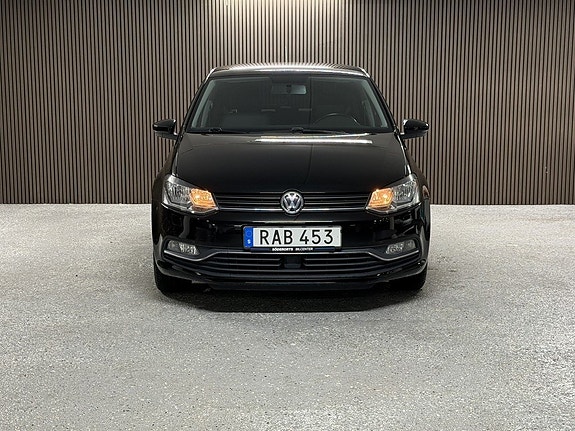Volkswagen Polo 2 of 11