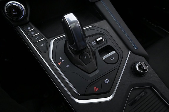 Lynk & Co 01 22 of 27