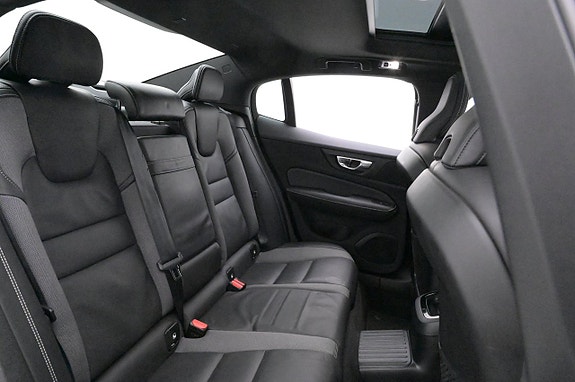 Volvo S60 24 of 27