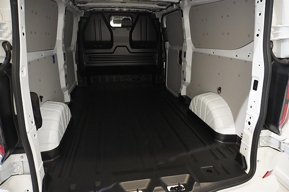 Ford Transit Custom 9 of 11