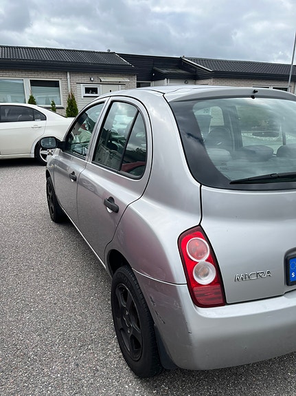 Nissan Micra 4 of 4