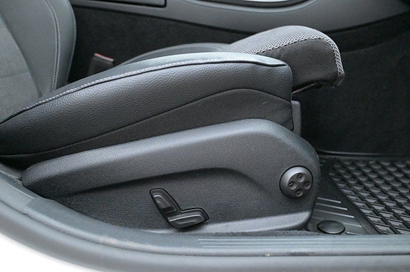 Mercedes-Benz E300 15 of 27