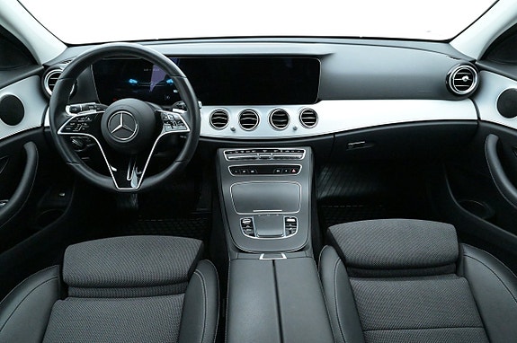 Mercedes-Benz E300 6 of 27