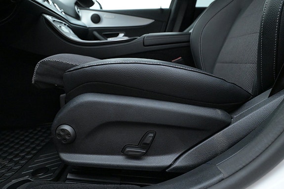 Mercedes-Benz E300 12 of 27