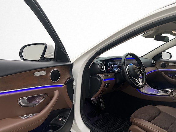 Mercedes-Benz E220 12 of 30