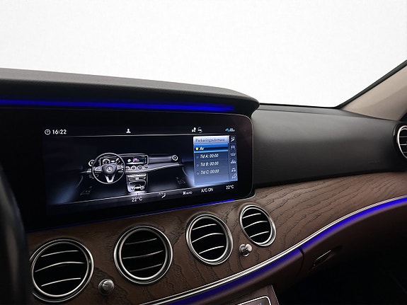 Mercedes-Benz E220 25 of 30