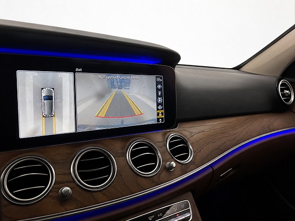 Mercedes-Benz E220 22 of 30