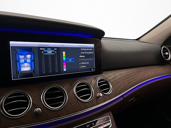 Mercedes-Benz E220 24 of 30