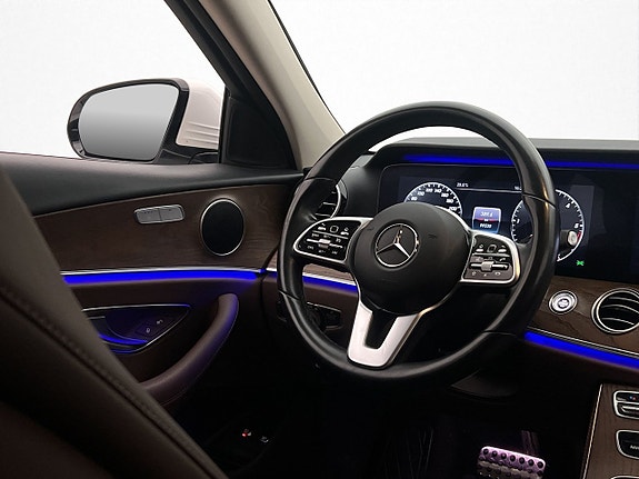 Mercedes-Benz E220 16 of 30