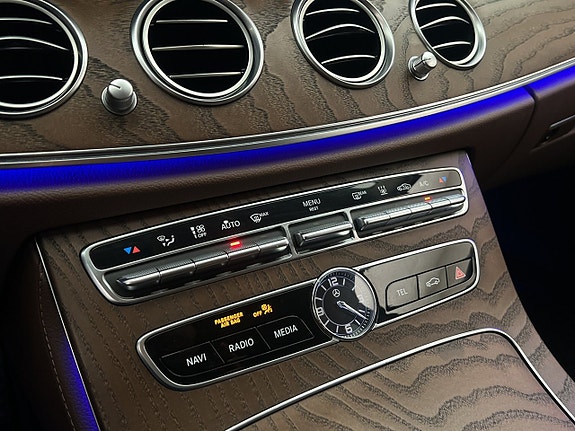 Mercedes-Benz E220 28 of 30
