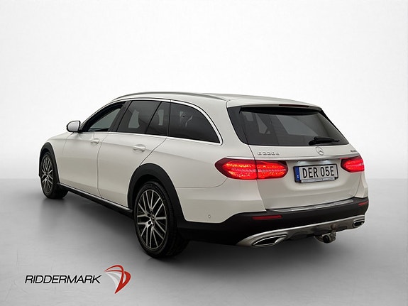 Mercedes-Benz E220 5 of 30