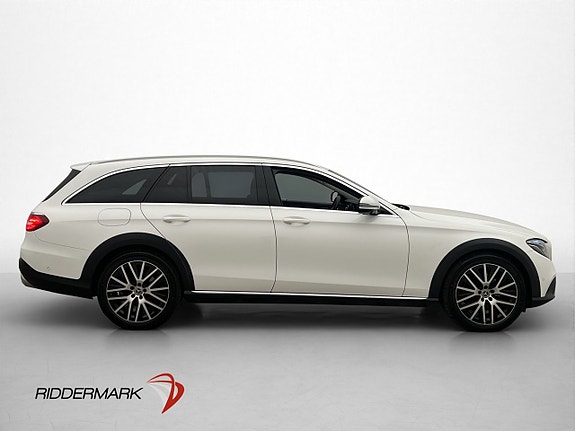 Mercedes-Benz E220 9 of 30