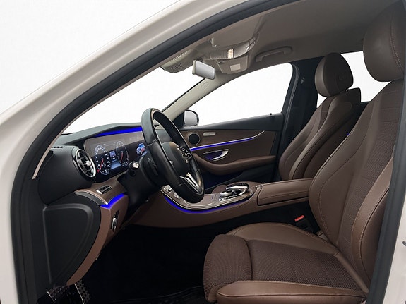 Mercedes-Benz E220 13 of 30