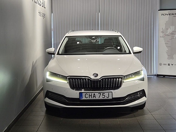 Skoda Superb 2 of 26