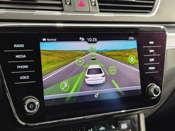 Skoda Superb 21 of 26
