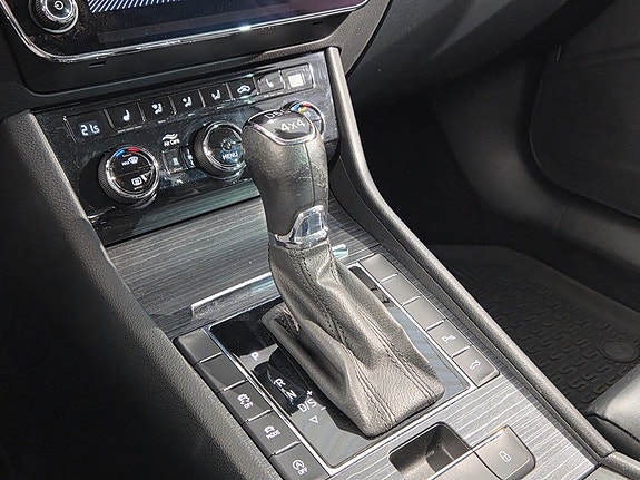 Skoda Superb 19 of 26