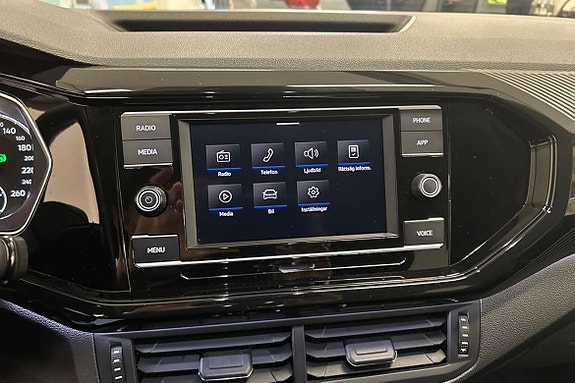 Volkswagen T-Cross 9 of 16